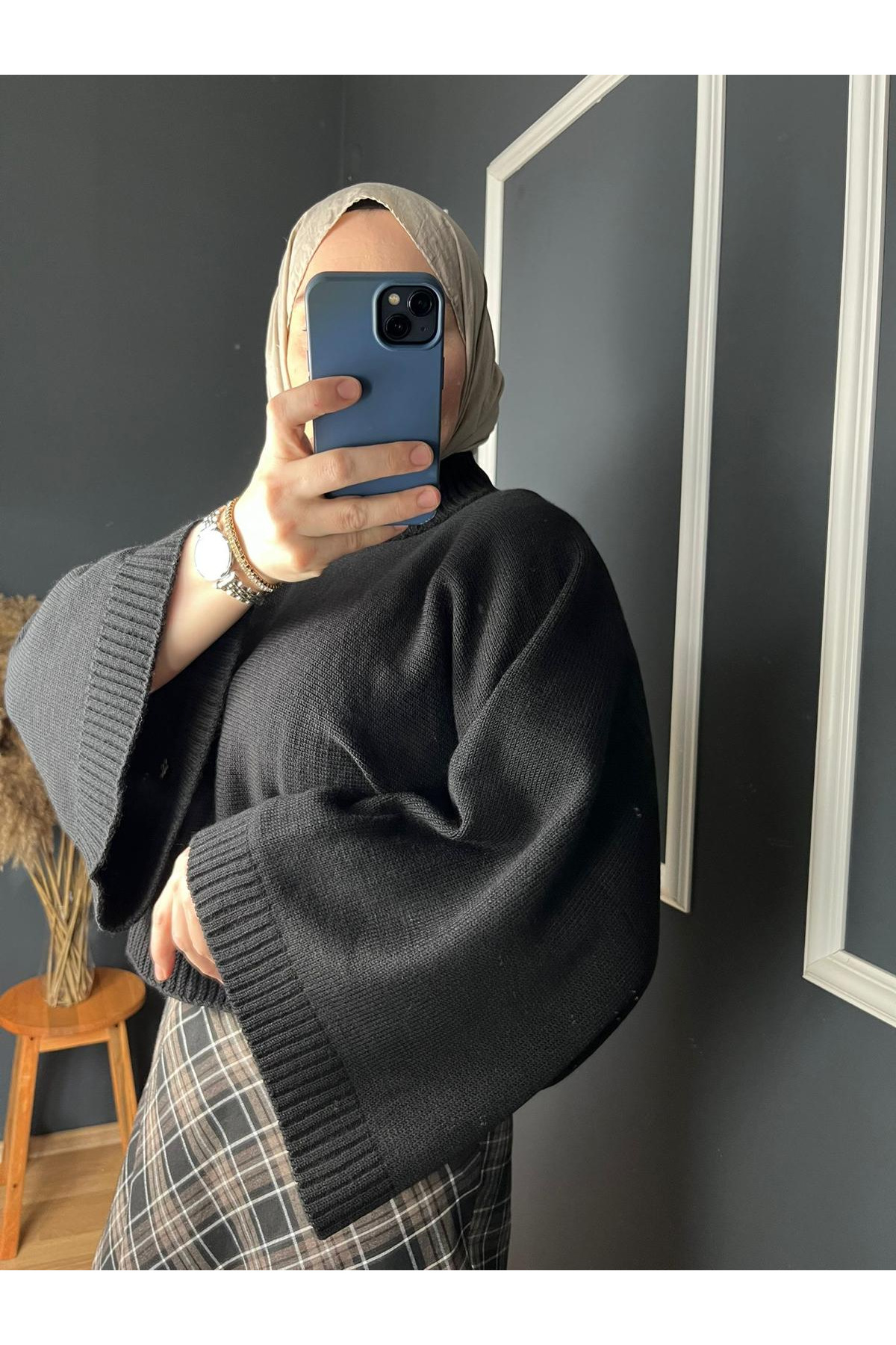 Siyah Yarasa Kollu Kazak