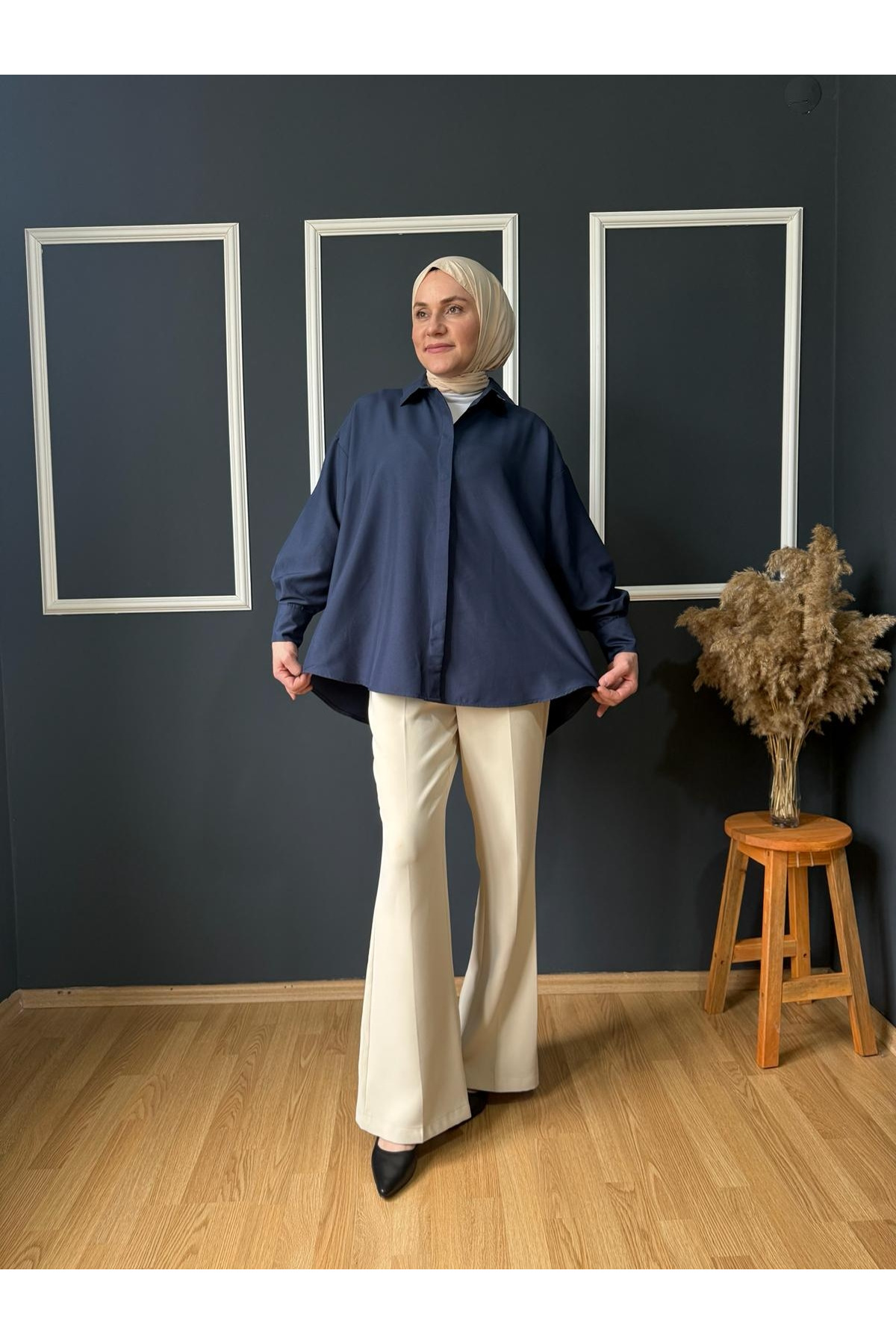 Gizli Düğme Detaylı Lacivert Poplin Gömlek